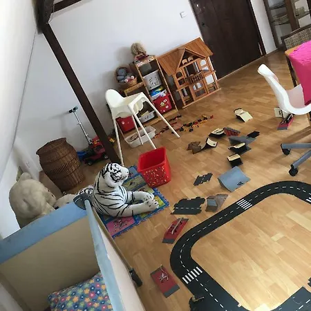 Roubenka U Hlavni Silnice *
